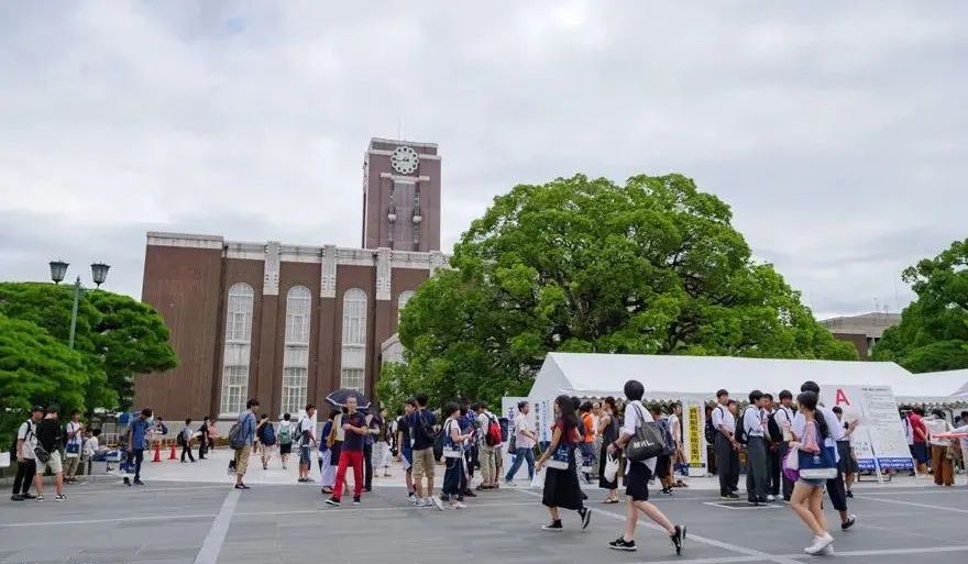 在日本留学，学成毕业会被授予哪些学位？